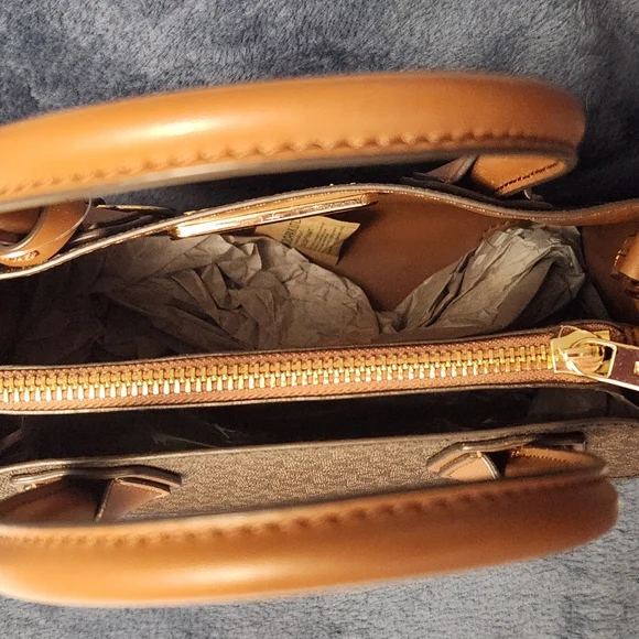 MICHAEL KORS, Mercer Messenger Purse, NEW - Picture 9 of 16